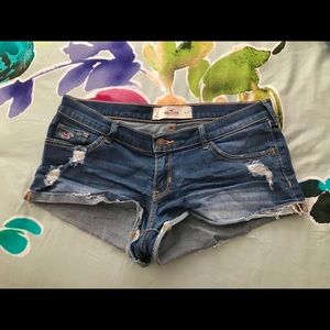 Hollister Denim Shorts Size 9! 💖🎀